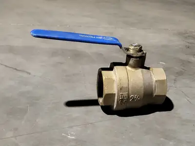 2-1/2" 600 WOG Threaded Ball Valve