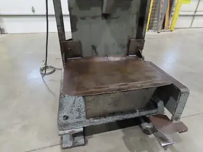 E.W. Bliss No 40 Mechanical Horn Punch Press 3-1/2" Stroke 10" Throat 220/440V