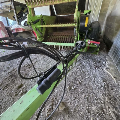 2010 SCHULTE 2500 GIANT Rock Picker | Iron Listing (50)