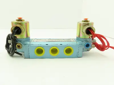 Honeywell Skinner S3RRGBL4 Solenoid Spool Valve 5-3-Way NC 120V 150 PSI 1/2" NPT