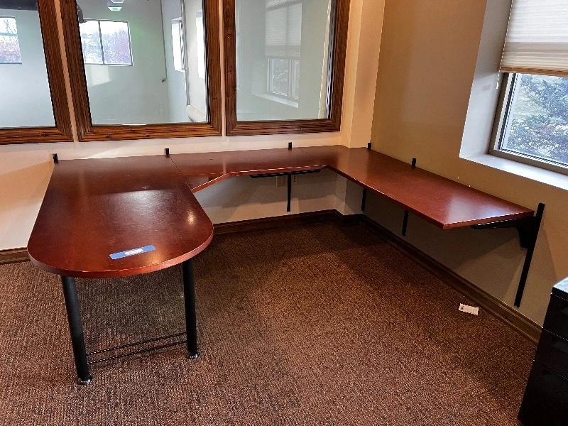 Executive L-Shaped Desk - Cherry Finish, 72in Long with Curved Left End & Keyboard Tray