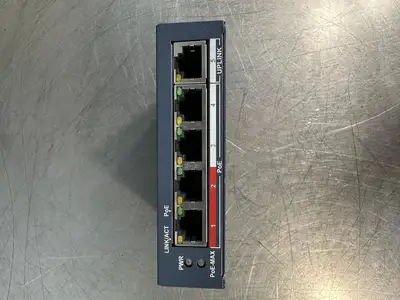 Hikvision DS-3E0105P-E2 4-Port Fast Ethernet 48V 1.35A (6.3.4)