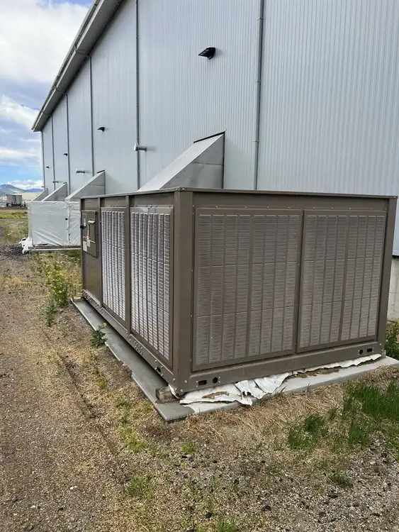 Used 2019 YORK YCUL0072EE46XEABTXTHDXRL Chillers Montana US | Revelation Machinery #403717