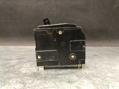 NEW SQUARE D QO130