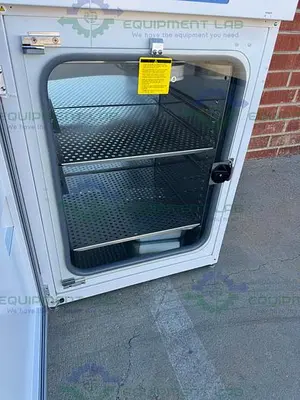 USED THERMO FORMA 310 STACKABLE DIRECT HEAD CO2 INCUBATOR 6.5 CU.FT, 50°C MFG 22