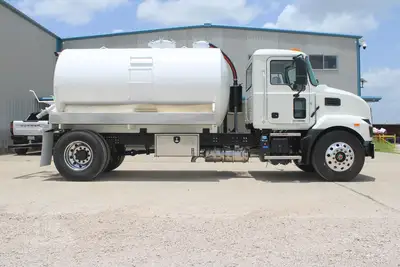 New | in-Stock 2026 MACK MD6 Septic/Sewer/Vacuum Trucks Texas US | Roll Off Truck World #1491901