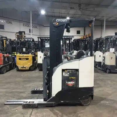 USED 2016 CROWN RR5725-45