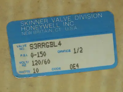 Honeywell Skinner S3RRGBL4 Solenoid Spool Valve 5-3-Way NC 120V 150 PSI 1/2" NPT