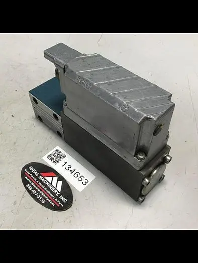 Used BOSCH 0 811 402 073 Valves/Fittings Michigan US | Ideal Machinery #580711
