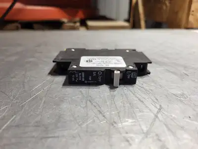 NEW CIRCUIT BREAKER INDUSTRIES QL18KM01