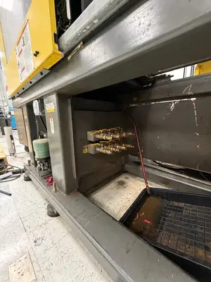 2005 MILACRON ROBOSHOT SiB-110 Injection Molding Horizontal/Vertical | Machinery Network (6)