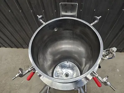 Used LEE INDUSTRIES 55 DP Stainless Steel Tanks Quebec CA | Carter-Wilson Equipment Services #450997