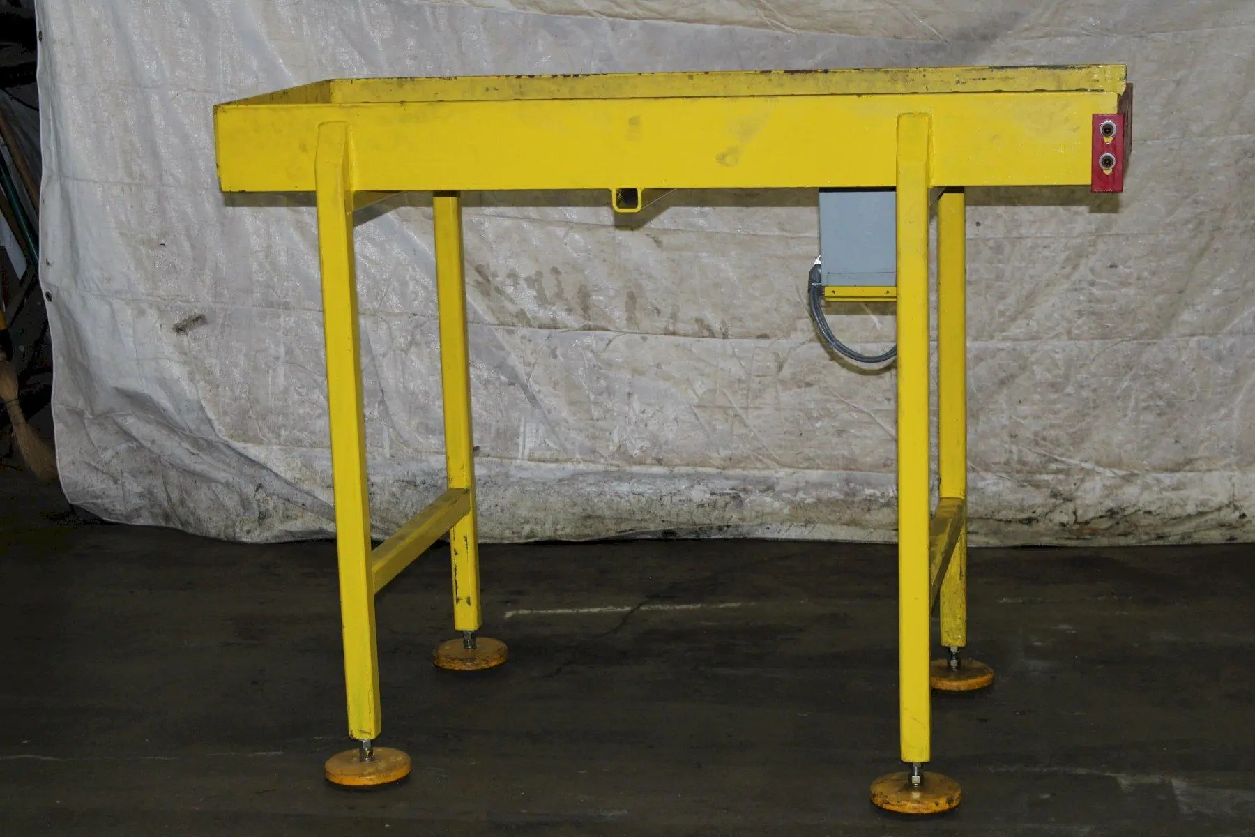 14" X 60" LEWCO POWERED ROLLER CONVEYOR