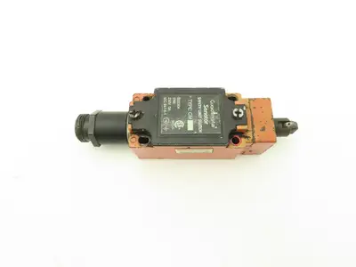 Allen Bradley 440P-SCM21 Guardmaster Senator Safety Limit Switch Plunger 230V