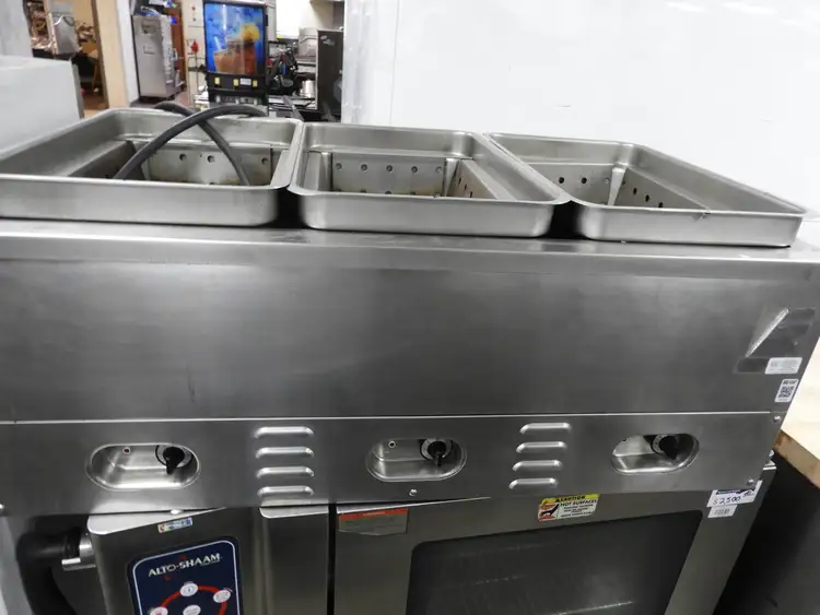 Used Crown Verity Used Crown Verity - High Capacity Hot Dog Steamer with Bun warmer - 240V Steam Cooking Equipment Illinois US | Falcon Restaurant Supply #1376627