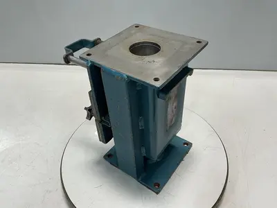 USED METAL FABRICATOR NO MODEL / NO TAG