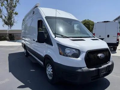 USED 2022 FORD E-350