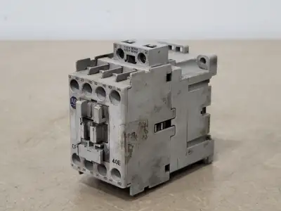 USED ALLEN BRADLEY 700-CF400*A