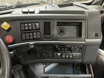 Used 2021 VOLVO VNR42T300 Conventional trucks California US | Ben Kaplan Equipment #1402920