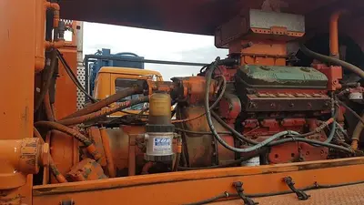 USED 2001 FRONTIER 4 AXLE CARRIER STYLE OILFIELD PUMP / KILL TRUCK