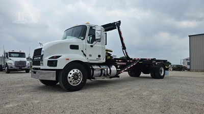 New | in-Stock 2027 MACK MD7 Rolloff Trucks Texas US | Roll Off Truck World #1491899