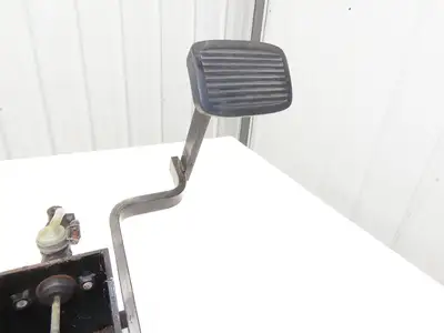 Caterpillar EP18KT Forklift Hydraulic Brake Pedal Master Cylinder Assembly