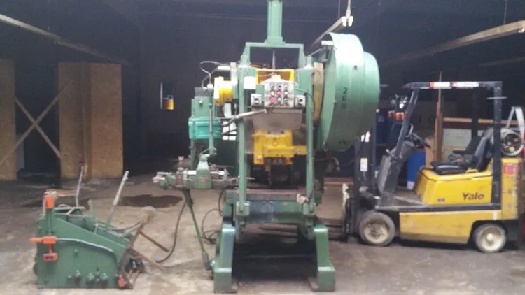 Used V&O 45T O.B.I. Presses Quebec CA | Machineco #1262954