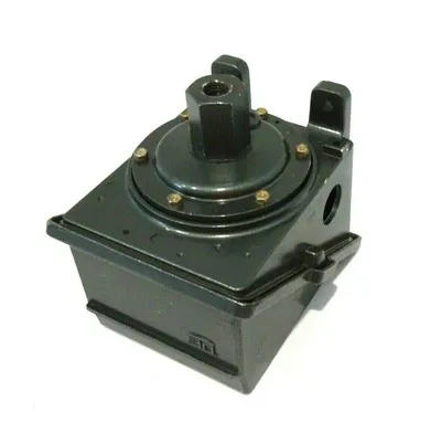 USED UNITED ELECTRIC J400-452 PRESSURE SWITCH J400452