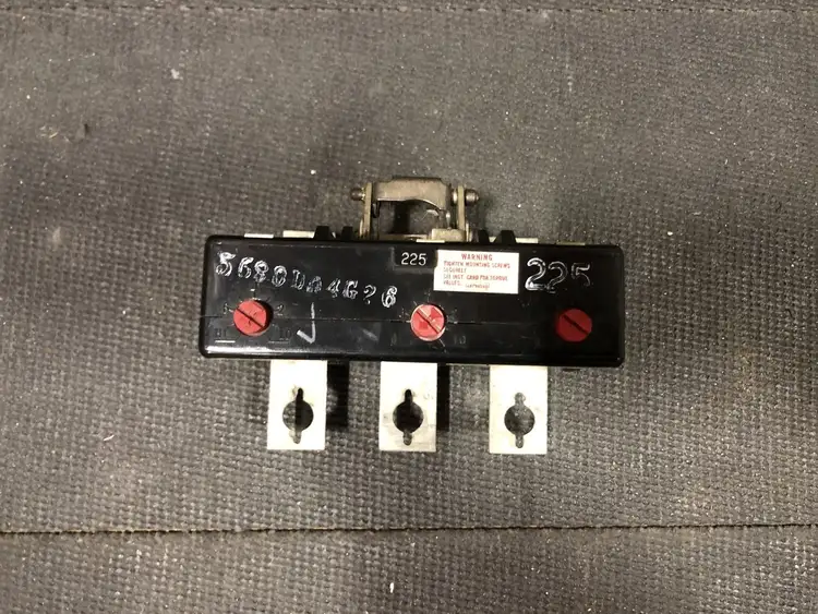 Used WESTINGHOUSE HLB3225T Switchgears British Columbia CA | Lenmark #244279