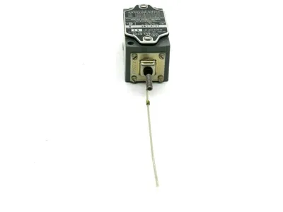 NEW ALLEN BRADLEY 802R-CWF LIMIT SWITCH SERIES A 802RCWF