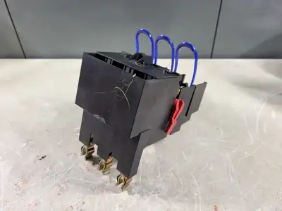 Disconnect Switch w/ 3 Times 25 Amp Fuse LPJ-25SP