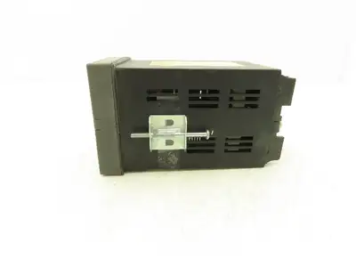 Honeywell DC330B-C0-000-20-000000-0 UDC3000 Versa-Pro Temperature Controller