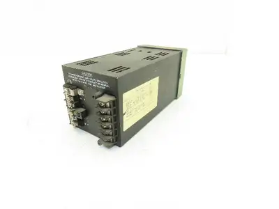Honeywell DC3001-0-000-2-00-0111 Digital Temperature Controller 120VAC