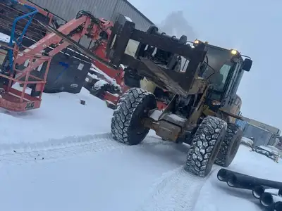 USED 2010 CATERPILLAR 930H