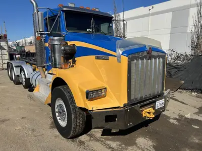 USED 2015 KENWORTH T800