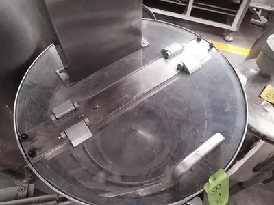 Ozaf model VL2T Stainless Steel Vibratory Cap feeder