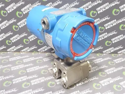 Air Monitor Corporation / Veltron 29902 DPT-plus Pressure Transmitter Used