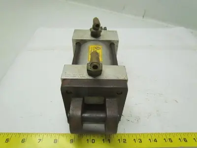 Used YATES _UNKNOWN_ Pneumatic Cylinders | Arrow Industrial #612480