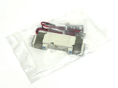 SYJ5240-5LZ | SMC  Solenoid Valve - New