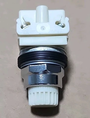 NEW Schneider Electric 33139999