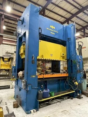 USED 1980 KOMATSU E2P 300