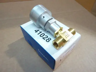 NEW SWAGELOK B-4HK4-10