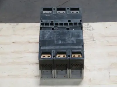 Used SIEMENS HNX3B800 Circuit Breakers Texas US | Aucto #1308509