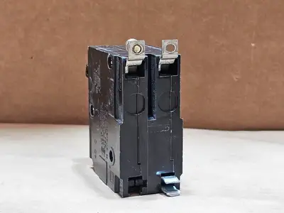 Used SQUARE D QOB215 Switchgears British Columbia CA | Lenmark #1438630