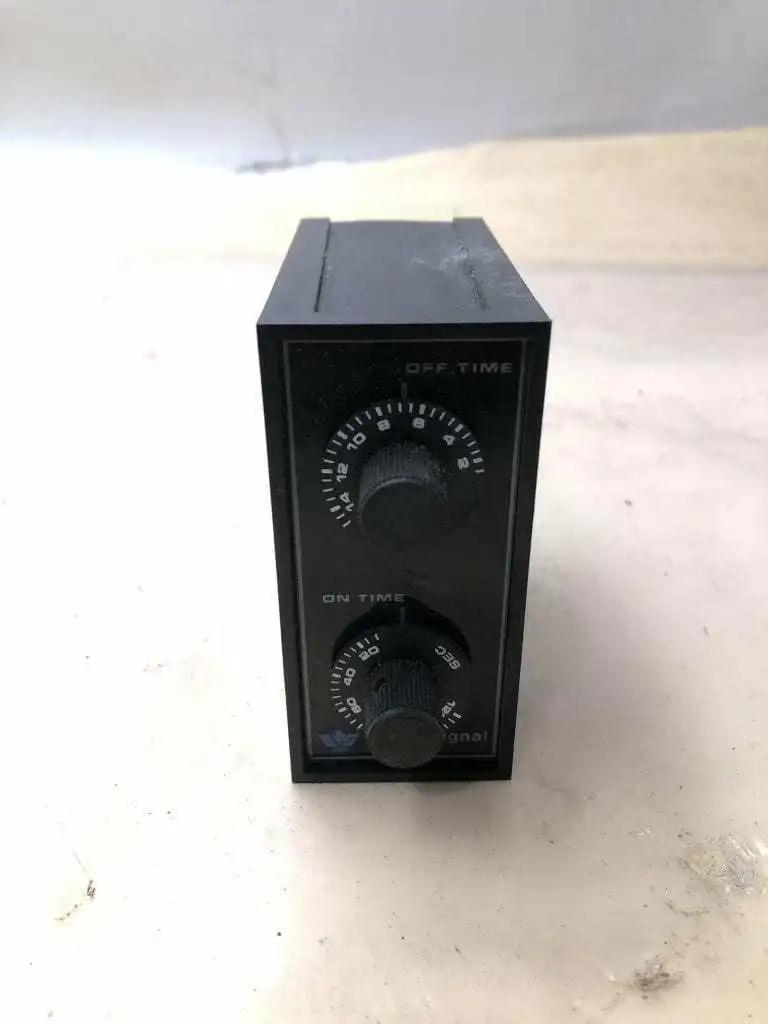 Eagle Signal DA1215Y3 10-Pin Plug-In Timer Relay 2-14min 48VAC 10A