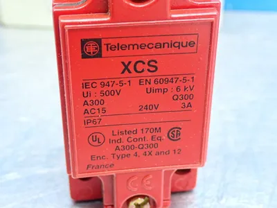 New | in-Stock TELEMECANIQUE XCSA703 Relays & Switches Ohio US | HGR 24 #914434