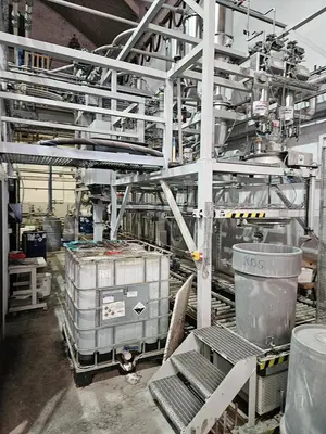 USED HOSOKAWA TWO-STAGE PLASTIC SHREDDING AND GRANULATION SYSTEM