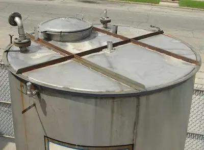 SPC6734  Tank 1609 gallon vertical tank, 304 SS, slope