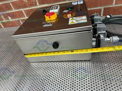 USED LENZE AC TECH SF110S VARIABLE FREQUENCY DRIVE 1 HP W/ ENCLOSURE 16" X 9" X 16"