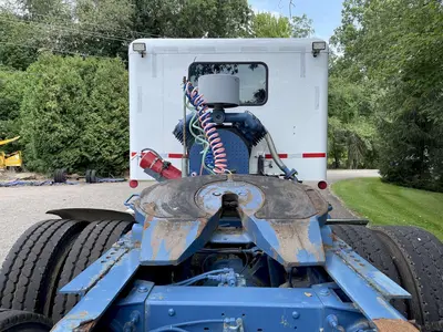USED 2011 PETERBILT 367